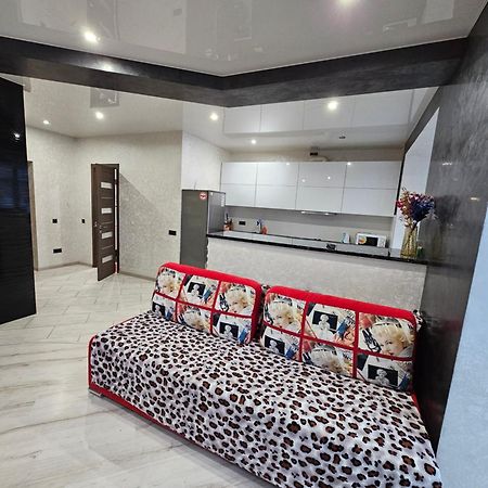 Вулиця Дмитра Іващенка Апартаменти Lutsk Exterior photo